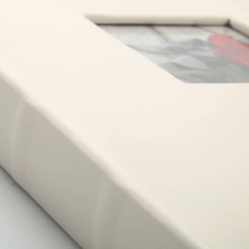 Album wklejany White mały z okienkiem (tradycyjny 40 czarnych stron)